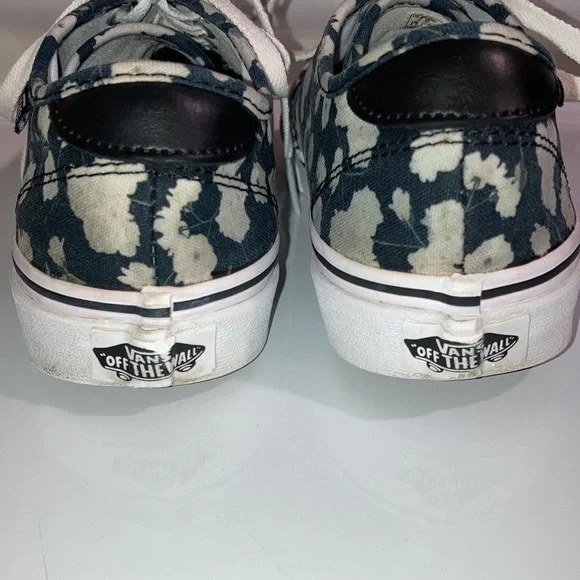 Sold 💌 Vans Sneakers - Picture 7 of 14